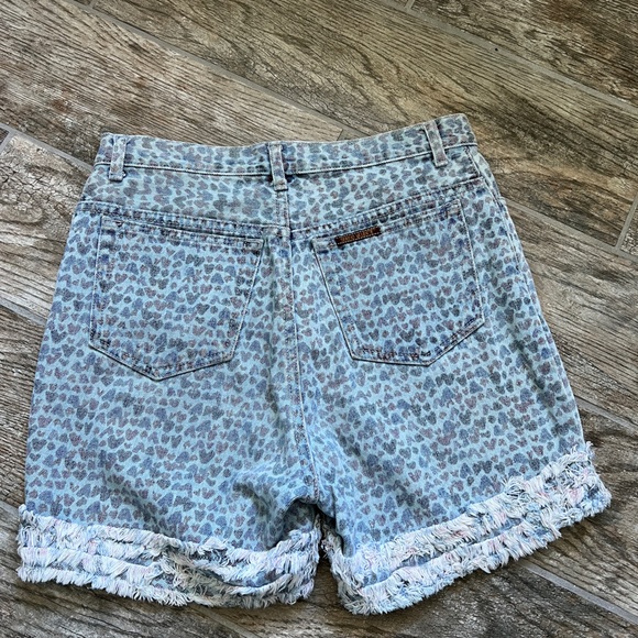 Vintage Sergio Valente Heart Print Shorts, Ruffle Detail Hem, Blue, Size 13/14 - Picture 8 of 9